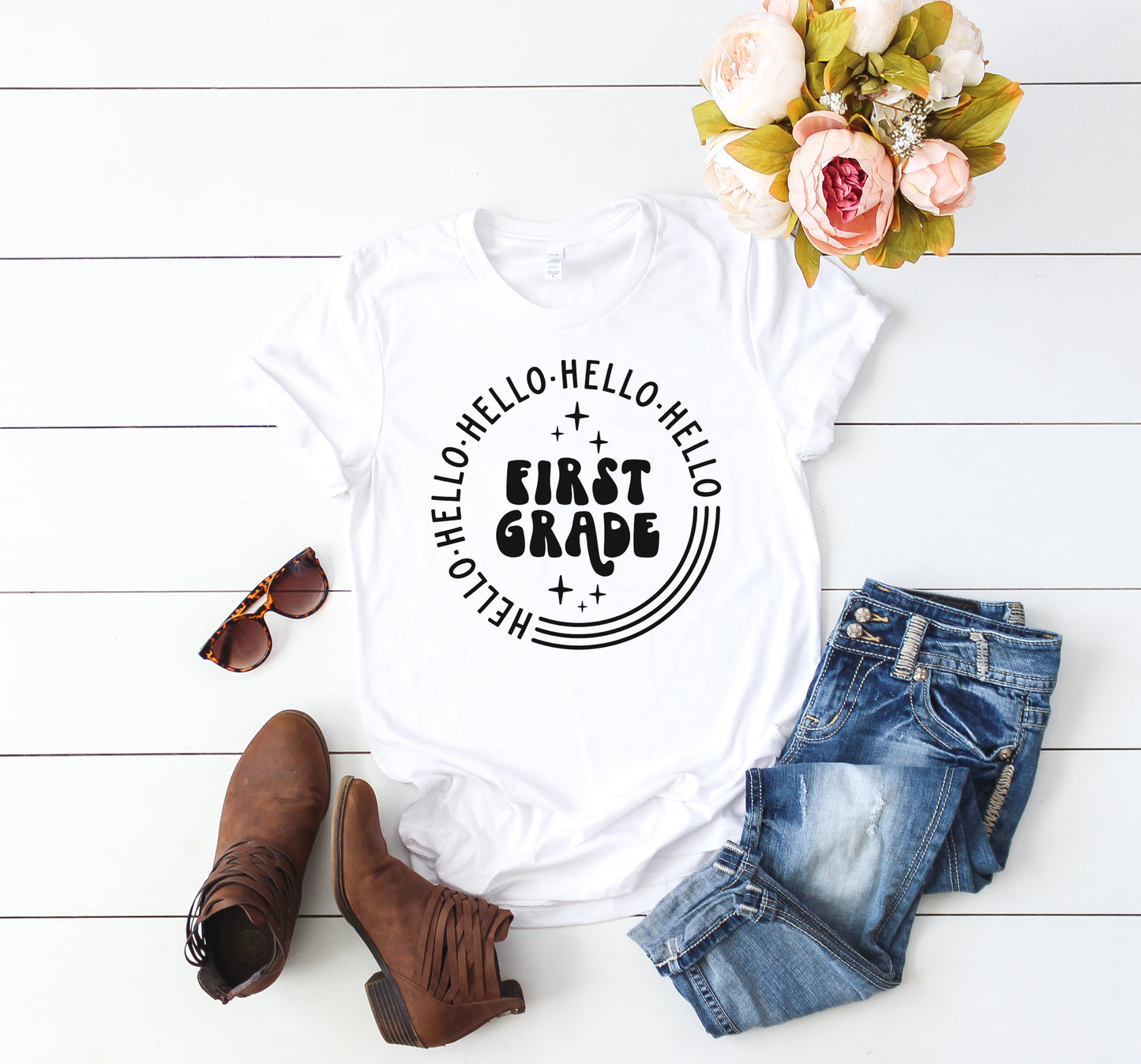 Hello Kindergarten Shirt, Back to School Shirt, Personalized Teacher Tee, Kindergarten Teacher Shirt, Retro tee, BTS Shirt